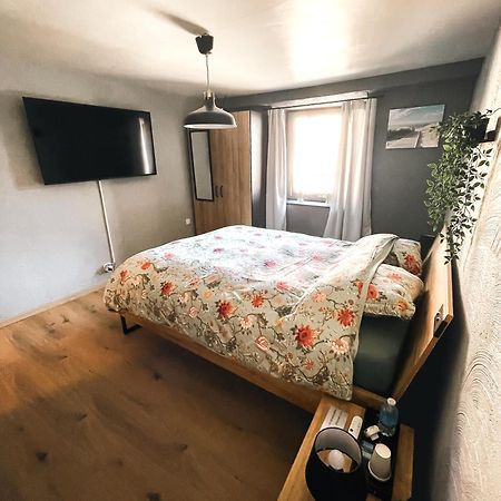 エワイユ Le Petit Broux Bed & Breakfast エクステリア 写真