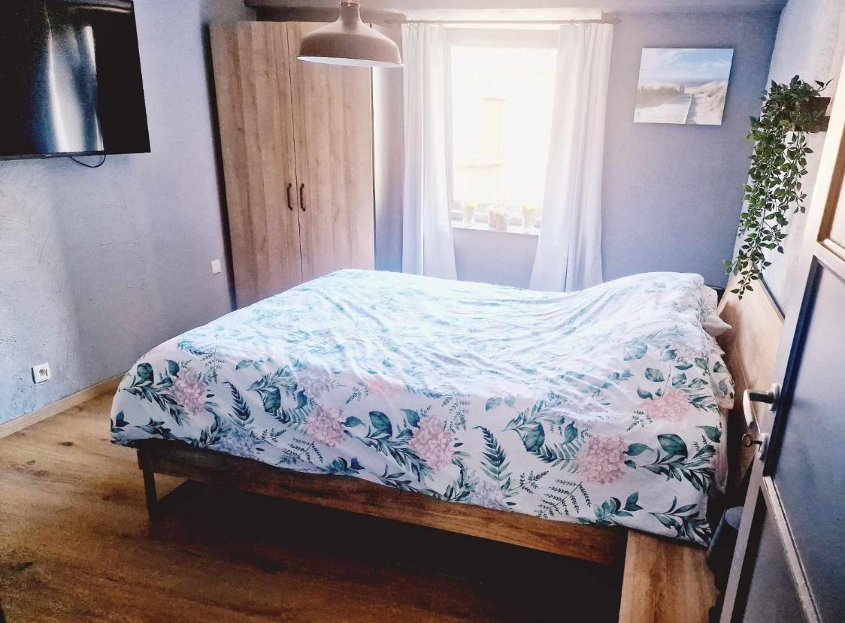 エワイユ Le Petit Broux Bed & Breakfast エクステリア 写真