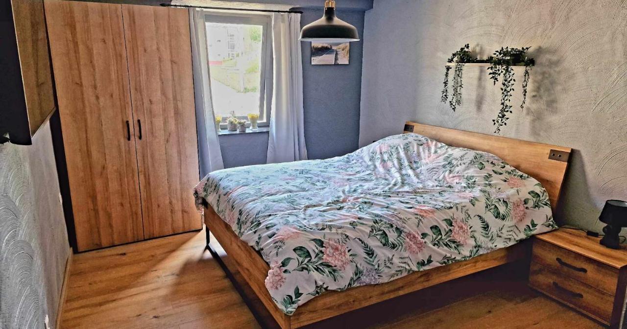 エワイユ Le Petit Broux Bed & Breakfast エクステリア 写真