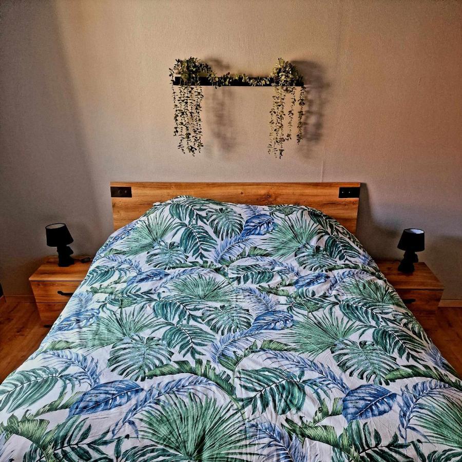 エワイユ Le Petit Broux Bed & Breakfast エクステリア 写真