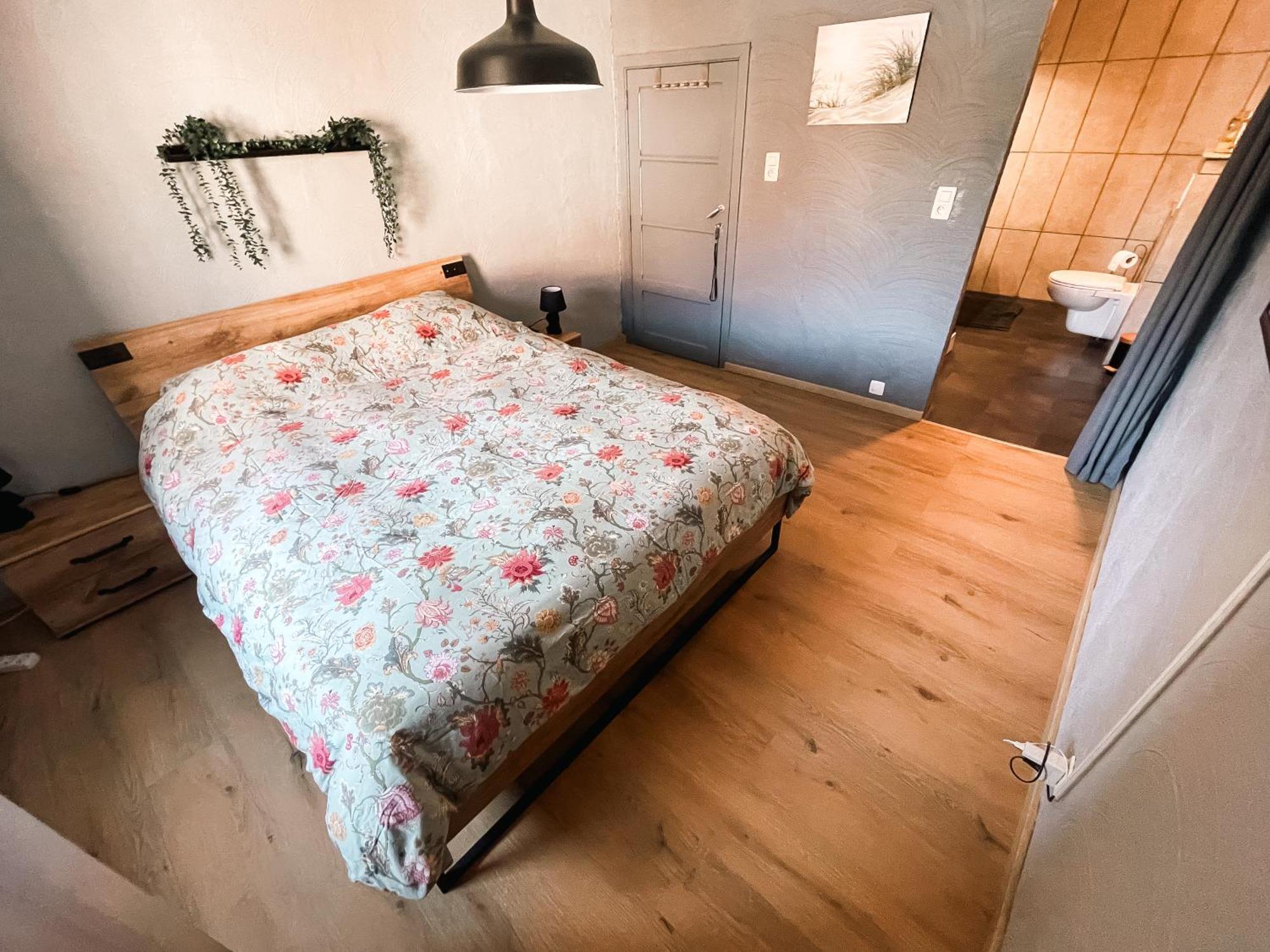 エワイユ Le Petit Broux Bed & Breakfast エクステリア 写真